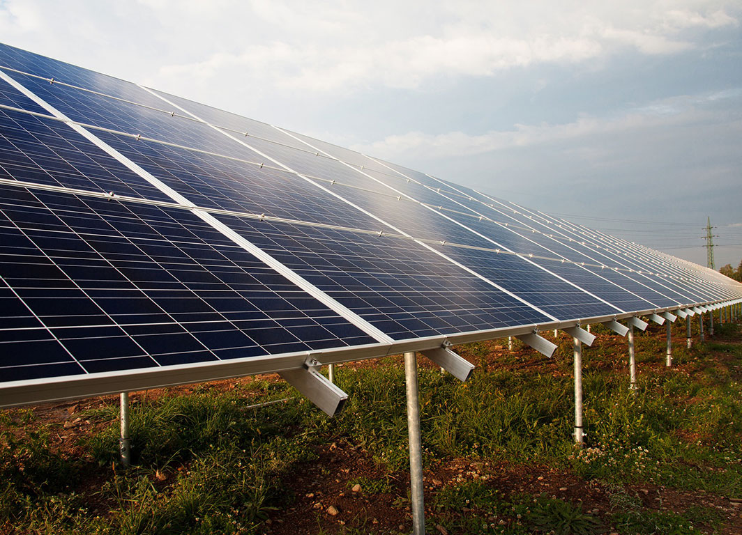Land NRW will mehr Fotovoltaik auf Freiflächen - Report-K